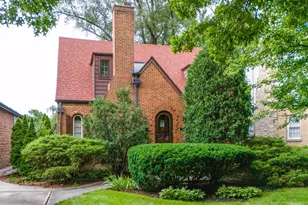 820 S Crescent Ave, Park Ridge, IL 60068 - Photo 1