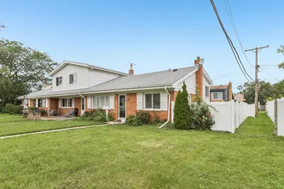 9005 N Grace Avenue, Niles, IL 60714 - Photo 1