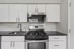 9005 N Grace Ave, Niles, IL 60714 - Photo 7