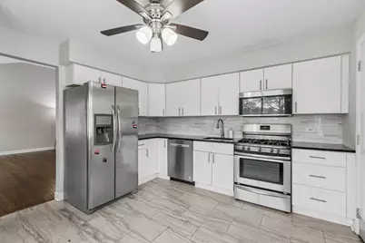 9005 N Grace Avenue, Niles, IL 60714 - Photo 9