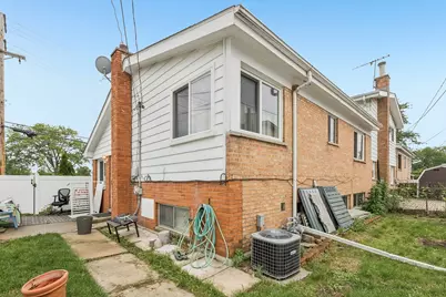 9005 N Grace Avenue, Niles, IL 60714 - Photo 23
