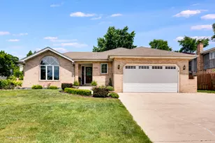 8636 W 98th Pl, Palos Hills, IL 60465 - Photo 1
