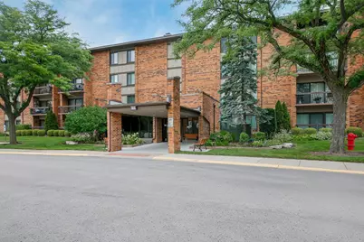 77 Lake Hinsdale Drive #202, Willowbrook, IL 60527 - Photo 1