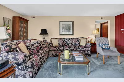 77 Lake Hinsdale Drive #202, Willowbrook, IL 60527 - Photo 3