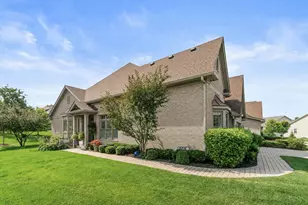 3903 Ridge Pointe Dr, Geneva, IL 60134 - Photo 3
