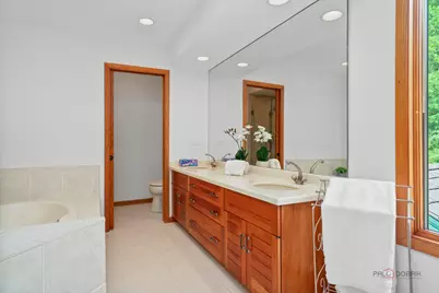 222 W Old Mill Road, Lake Forest, IL 60045 - Photo 31