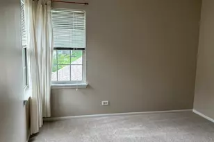 545 Woodcrest Dr, Mundelein, IL 60060 - Photo 13