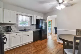 15406 Las Flores Ln, Oak Forest, IL 60452 - Photo 11