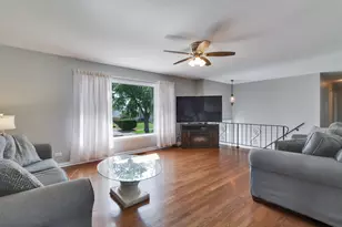 15406 Las Flores Ln, Oak Forest, IL 60452 - Photo 5
