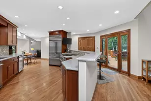 5337 Brookbank Rd, Downers Grove, IL 60515 - Photo 13