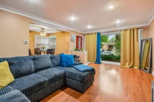 9009 S Dante Ave, Chicago, IL 60619 - Photo 5