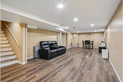 9009 S Dante Avenue, Chicago, IL 60619 - Photo 17