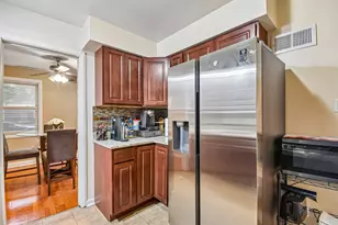 9009 S Dante Ave, Chicago, IL 60619 - Photo 9