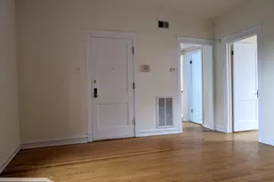 3042 W Wellington St, Chicago, IL 60618 - Photo 3