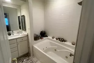 1002 Hidden Lake Dr, Buffalo Grove, IL 60089 - Photo 19