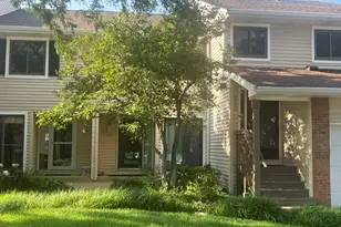 1002 Hidden Lake Dr, Buffalo Grove, IL 60089 - Photo 1