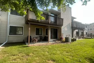 1002 Hidden Lake Dr, Buffalo Grove, IL 60089 - Photo 21