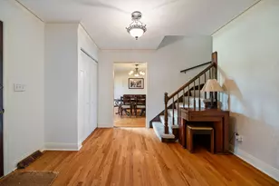 2218 N Williamsburg St, Arlington Heights, IL 60004 - Photo 3