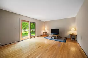 2218 N Williamsburg St, Arlington Heights, IL 60004 - Photo 13