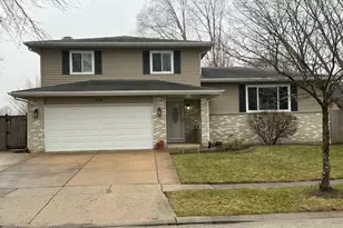 590 Alice Pl, Elgin, IL 60123 - Photo 1