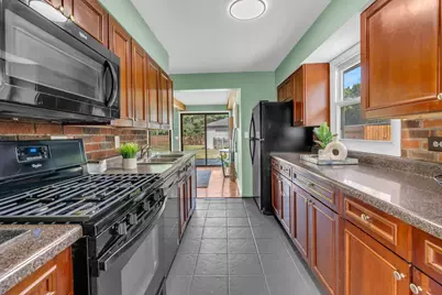 727 Skyline Drive, Barrington, IL 60010 - Photo 11