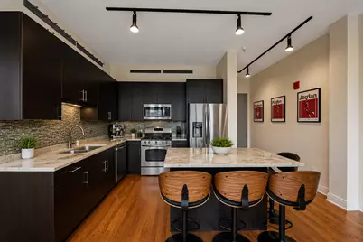 770 W Gladys Avenue #804, Chicago, IL 60661 - Photo 5