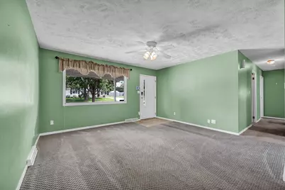 221 Ivanhoe Way, Bloomington, IL 61701 - Photo 5