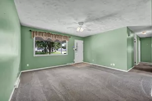221 Ivanhoe Way, Bloomington, IL 61701 - Photo 5