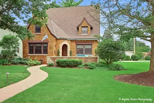 86 Dole Ave, Crystal Lake, IL 60014 - Photo 1