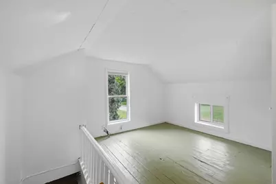 732 N Warren Avenue, Freeport, IL 61032 - Photo 9