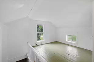 732 N Warren Ave, Freeport, IL 61032 - Photo 9