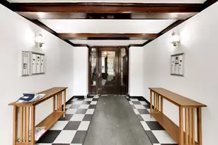 1453 E 56th St, Chicago, IL 60637 - Photo 5