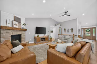 7509 Cherry Hill Rd, Cherry Valley, IL 61016 - Photo 9