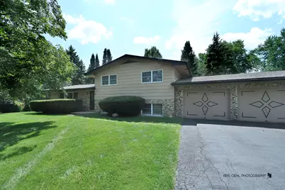 4 Trent Road, Hawthorn Woods, IL 60047 - Photo 1