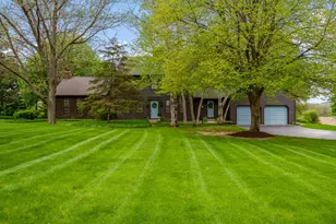 10562 Town Hall Rd, Belvidere, IL 61008 - Photo 1