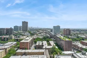 3930 N Pine Grove Ave, Chicago, IL 60613 - Photo 17