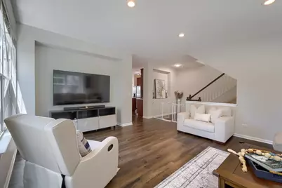 5630 Cambridge Way, Hanover Park, IL 60133 - Photo 5