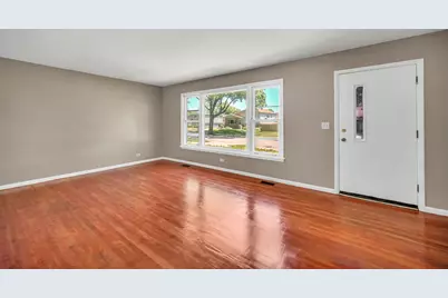 10 N Adams Drive, Addison, IL 60101 - Photo 5