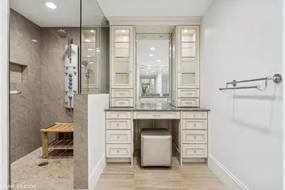 180 E Pearson Street #3807, Chicago, IL 60611 - Photo 17