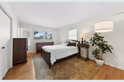 117 E Madison Avenue, Wheaton, IL 60187 - Photo 13