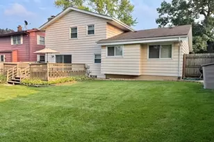 2724 Hyde Park Ave, Waukegan, IL 60085 - Photo 7