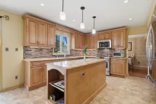 313 Bell Dr, Cary, IL 60013 - Photo 13
