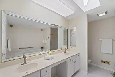 2112 Warrington Court, Glenview, IL 60026 - Photo 17