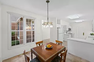 2112 Warrington Ct, Glenview, IL 60026 - Photo 11