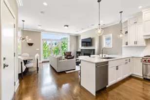 843 W Buckingham Pl, Chicago, IL 60657 - Photo 9