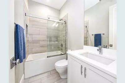 843 W Buckingham Place #4E, Chicago, IL 60657 - Photo 11