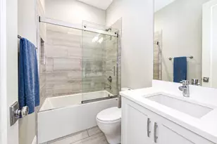 843 W Buckingham Pl, Chicago, IL 60657 - Photo 11