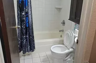 990 Camelot Dr, Crystal Lake, IL 60014 - Photo 9