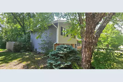 990 Camelot Drive, Crystal Lake, IL 60014 - Photo 3