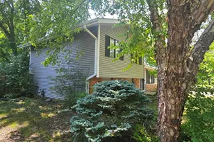 990 Camelot Dr, Crystal Lake, IL 60014 - Photo 3